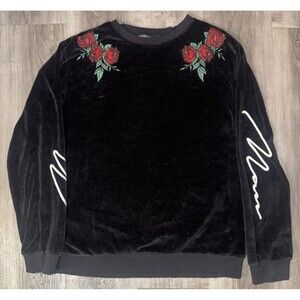 BoohooMAN Women’s Black Sweater Size Large Roses Fuzzy Soft Free Shipping